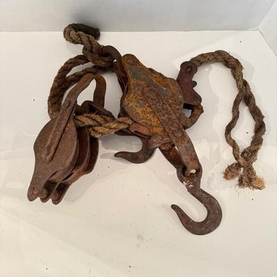 W1508 Antique Pulley