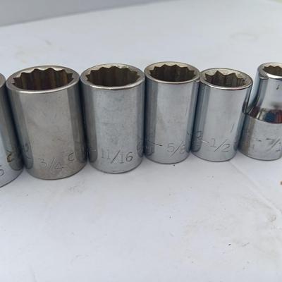 Craftsman Sockets - CRAFTSMAN TOOLS = total of 8 sockets 1" - 15/16 - 13/16 - 11/16 and more