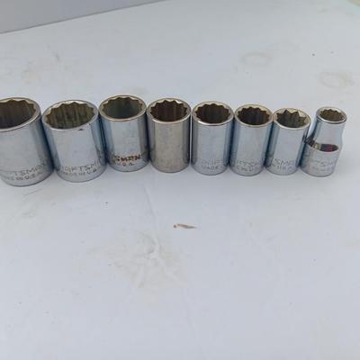 Craftsman Sockets - CRAFTSMAN TOOLS = total of 8 sockets 1" - 15/16 - 13/16 - 11/16 and more