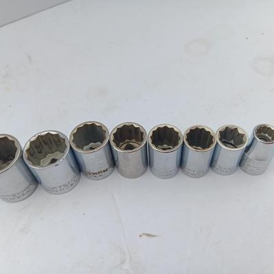 Craftsman Sockets - CRAFTSMAN TOOLS = total of 8 sockets 1" - 15/16 - 13/16 - 11/16 and more