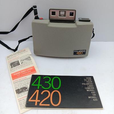 NICE! Vintage Mint Polaroid 420 Land camera