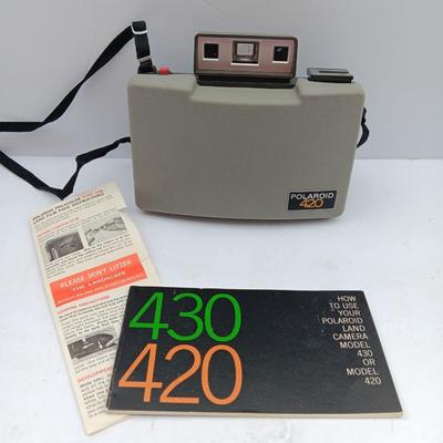 NICE! Vintage Mint Polaroid 420 Land camera