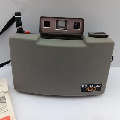 NICE! Vintage Mint Polaroid 420 Land camera