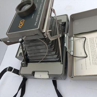 NICE! Vintage Mint Polaroid 420 Land camera