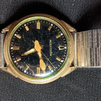 Watches and bands AS IS Untested parts - nice Accutron - Digital Tozai sport with metal bands