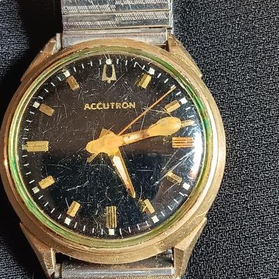 Watches and bands AS IS Untested parts - nice Accutron - Digital Tozai sport with metal bands
