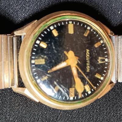 Watches and bands AS IS Untested parts - nice Accutron - Digital Tozai sport with metal bands