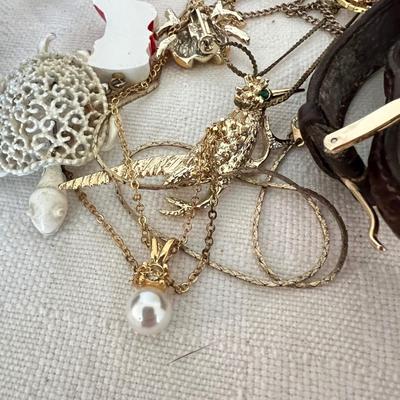 Costume jewelry lot