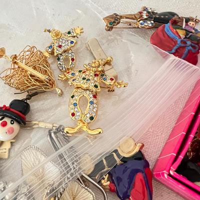 Costume jewelry lot
