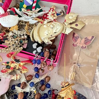 Costume jewelry lot