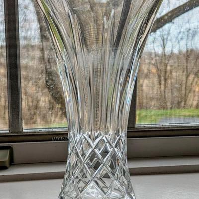 heavy lead crystal vase with brilliant cut diamond-fan pattern 9 x 5 1/2