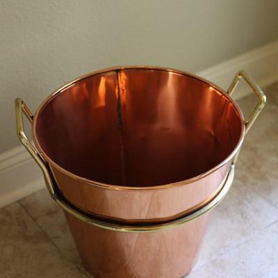 Large Round Bucket W/ Handles