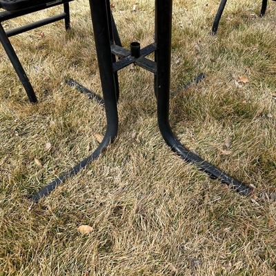 HEAVY METAL W/PLASTIC COATING PATIO TABLE AND CHAIRS