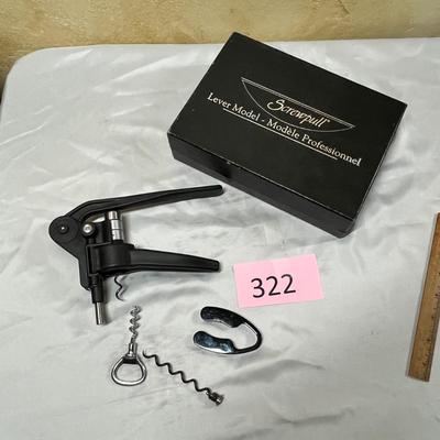 Wine bottle opener