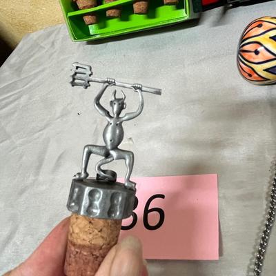 Lot of bottle stoppers
