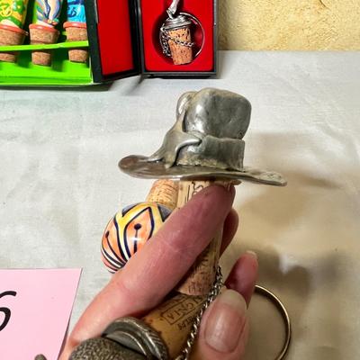 Lot of bottle stoppers