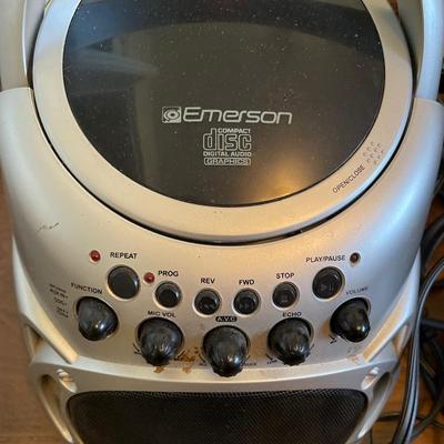 Emerson radio with cordless microphone
