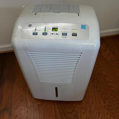 GE 70 Pints Dehumidifier