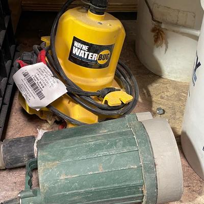 2 untested water pumps - Wayne Water Bug & another