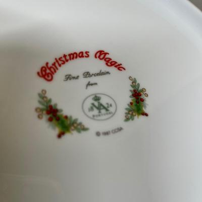 3 Christmas plates