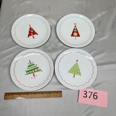 4 Chrismas tree Plates