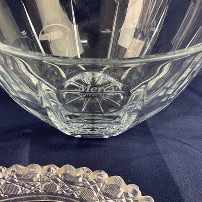 1021 Crystal Etched Boat/Bowl with Vase and Bowls