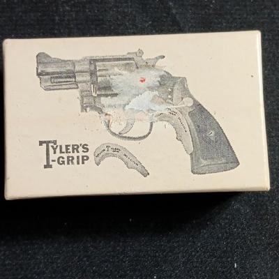 Vintage Tyler's Grip - adapter for Colt and Smith & Wesson Revolvers - Melvin Tyler New in Box