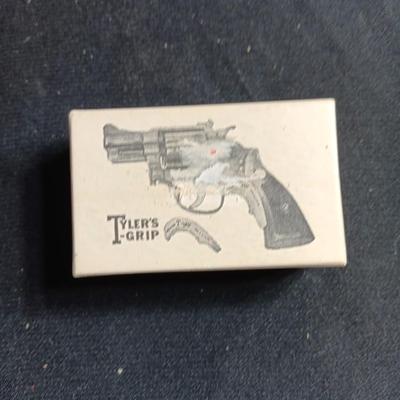Vintage Tyler's Grip - adapter for Colt and Smith & Wesson Revolvers - Melvin Tyler New in Box