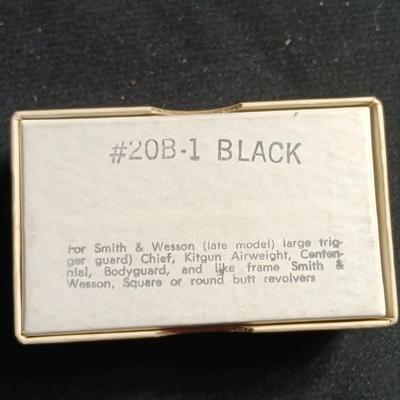 Vintage Tyler's Grip - adapter for Colt and Smith & Wesson Revolvers - Melvin Tyler New in Box