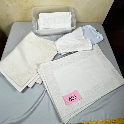 Dining linen set