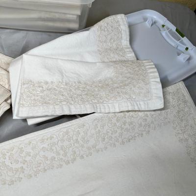 Dining linen set