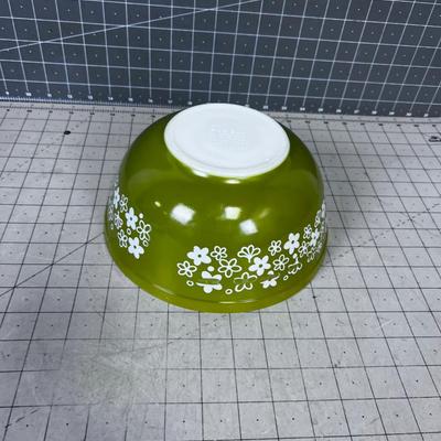 Vintage Pyrex Mixing Bowl 2-1/2 Quart Green - Crazy Daisy Pattern