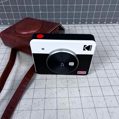 KODAK C300R with Case, Like a Polaroid Camera