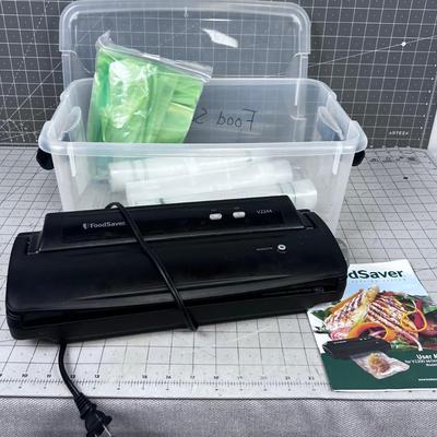 Food Saver Vacuum Sealing System with Tote & Extra Bags