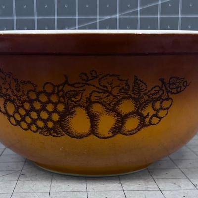 Pyrex 2-1/2quart Mixing Bowl Old Orchard Fruit Pattern - Brown Color