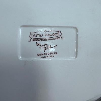 TEMPTATIONS NEW Presentable Ovenware - with Wire holders and Lids for the Ceramic Dish (2)