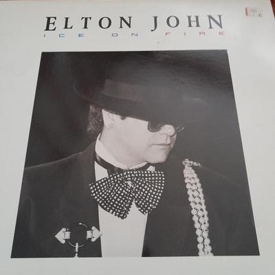 LP ALBUMS - Great lot! Restless heart - Elton John - Steve Miller - John Cougar Records