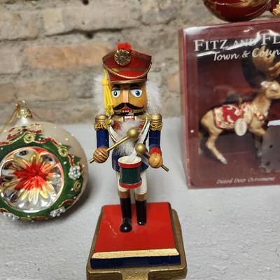 Christmas lot #12 - nutcracker stocking holders