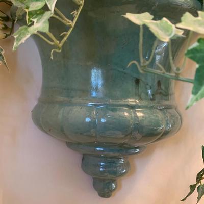 Wall sconce with flowers