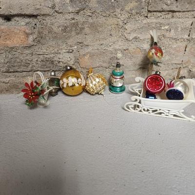 Christmas lot #16 - vintage ornaments