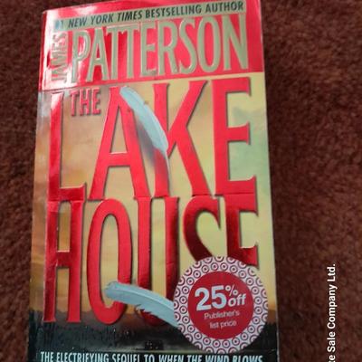 Softback books - James Patterson & John Grisham - Tom Young - David Baldacci