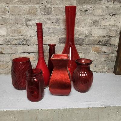 Red vase lot