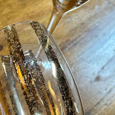 3 Champagne flutes