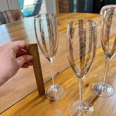 3 Champagne flutes