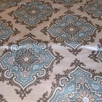 Full/queen bedspread with pillows set