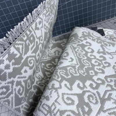 6 Placemats Taupe and Off White