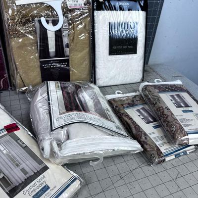 Mixed lot of NEW Drapery & Curtains