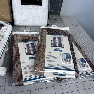 Mixed lot of NEW Drapery & Curtains