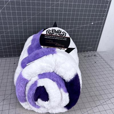 A REAL NEW MINKY! Purple & White