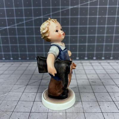 Hummel Shoe Cobbler Boy 
